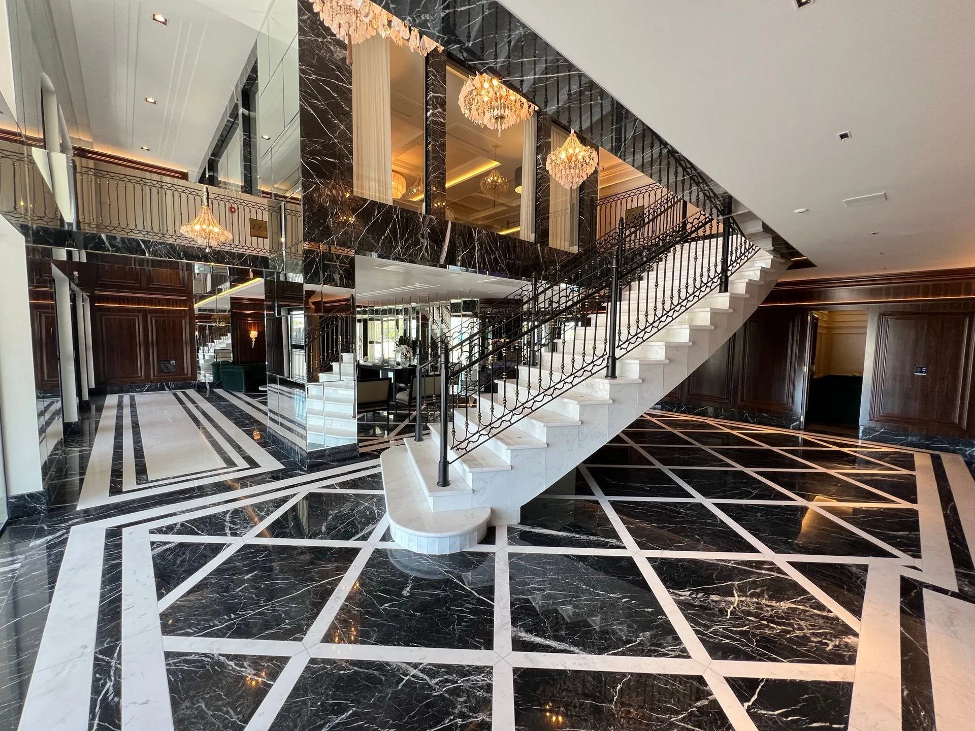 CNA Cartier Residence — Photo 36